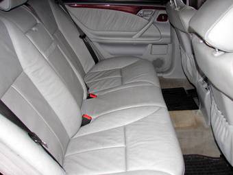 2000 Mercedes-Benz E-Class Photos