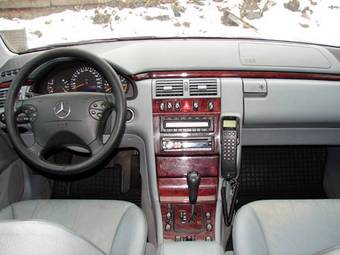 2000 Mercedes-Benz E-Class Pictures