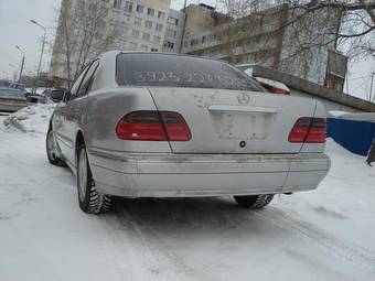2000 Mercedes-Benz E-Class Photos