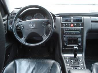 2000 Mercedes-Benz E-Class Photos