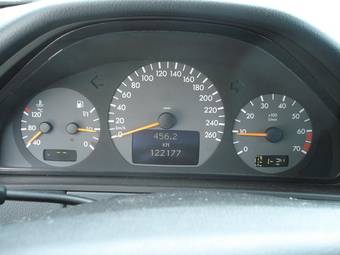 2000 Mercedes-Benz E-Class Pictures