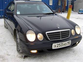 2000 Mercedes-Benz E-Class Pictures