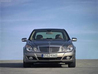 2000 Mercedes-Benz E-Class Photos