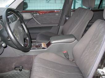 2000 Mercedes-Benz E-Class Images