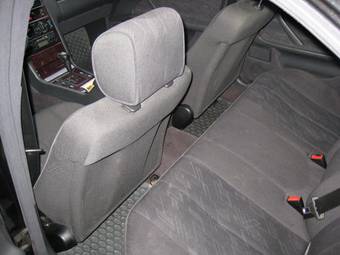 2000 Mercedes-Benz E-Class Pictures
