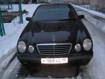 2000 Mercedes-Benz E-Class Pictures