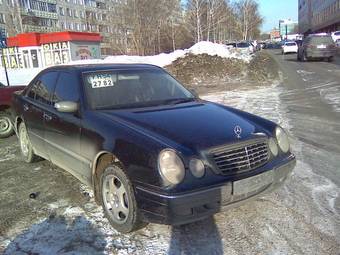 2000 Mercedes-Benz E-Class Images
