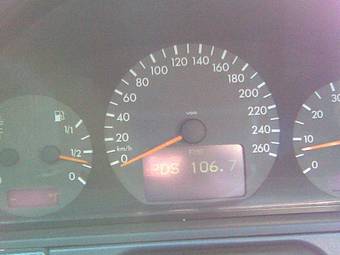 2000 Mercedes-Benz E-Class Pictures