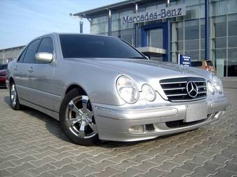 2000 Mercedes-Benz E-Class Photos
