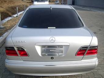 2000 Mercedes-Benz E-Class Photos