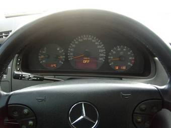 2000 Mercedes-Benz E-Class Images