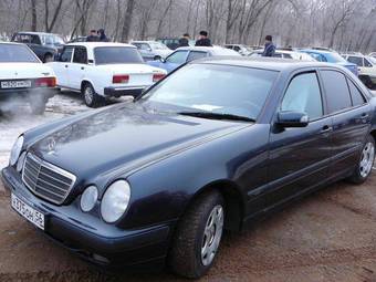 2000 Mercedes-Benz E-Class Pictures