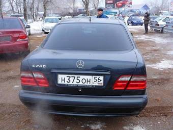 2000 Mercedes-Benz E-Class Photos
