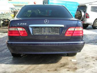 2000 Mercedes-Benz E-Class Photos