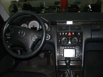 2000 Mercedes-Benz E-Class Pictures