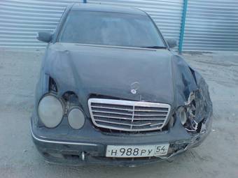 2000 Mercedes-Benz E-Class Pictures