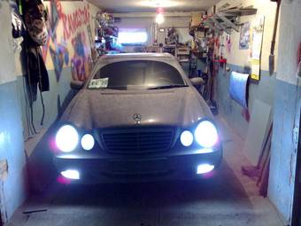 2000 Mercedes-Benz E-Class Pics