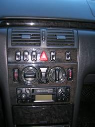 2000 Mercedes-Benz E-Class Images