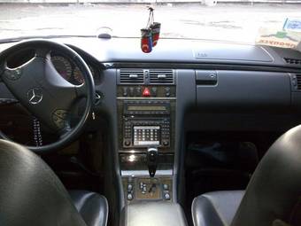 2000 Mercedes-Benz E-Class Photos