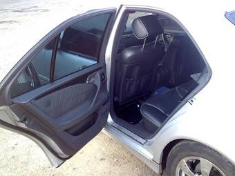 2000 Mercedes-Benz E-Class Pictures