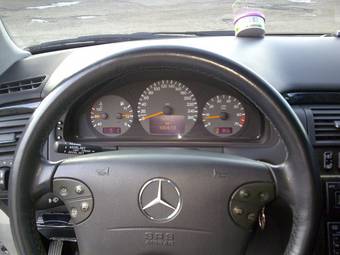 2000 Mercedes-Benz E-Class Photos