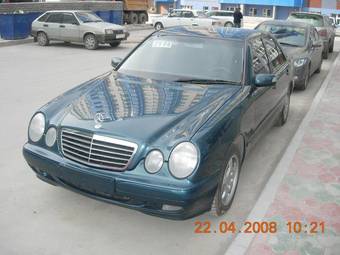 2000 Mercedes-Benz E-Class Pics