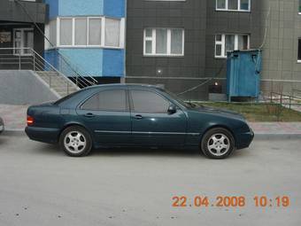 2000 Mercedes-Benz E-Class Pictures