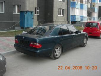 2000 Mercedes-Benz E-Class Pictures