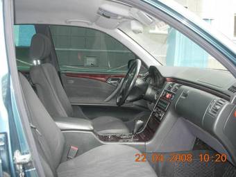 2000 Mercedes-Benz E-Class Photos