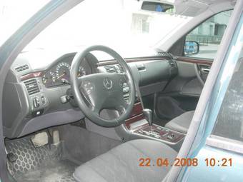 2000 Mercedes-Benz E-Class Photos