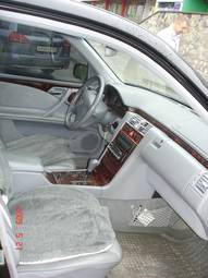 2000 Mercedes-Benz E-Class Photos
