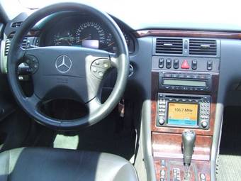 2000 Mercedes-Benz E-Class Pictures