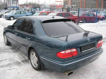 2000 Mercedes-Benz E-Class Pics