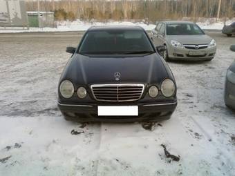 2000 Mercedes-Benz E-Class Pictures