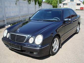 2000 Mercedes-Benz E-Class Pictures