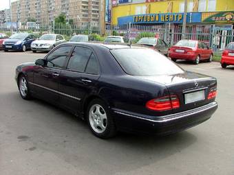 2000 Mercedes-Benz E-Class Pictures