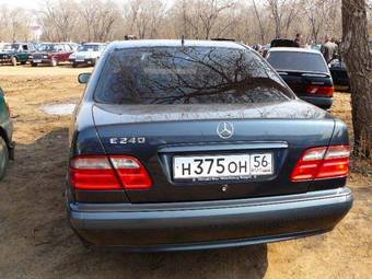 2000 Mercedes-Benz E-Class Pictures