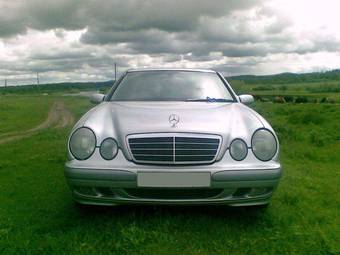 2000 Mercedes-Benz E-Class Photos