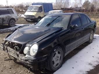 2000 Mercedes-Benz E-Class Pictures