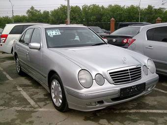 2000 Mercedes-Benz E-Class Photos