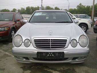 2000 Mercedes-Benz E-Class Photos