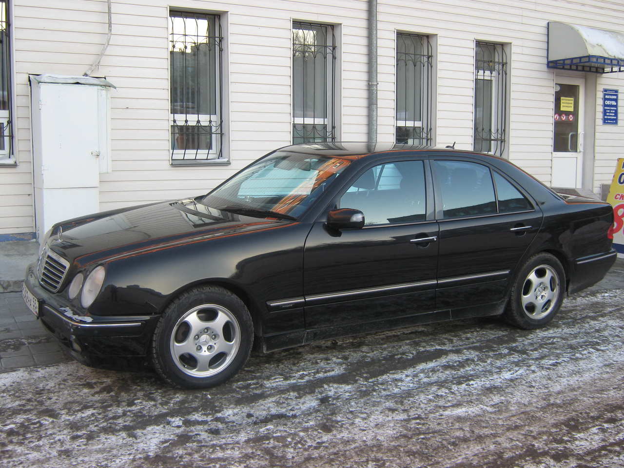 2000 Mercedes-Benz E-Class