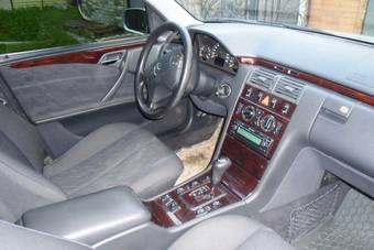 2000 Mercedes-Benz E-Class Photos