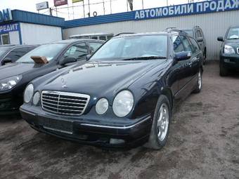 2000 Mercedes-Benz E-Class Pictures