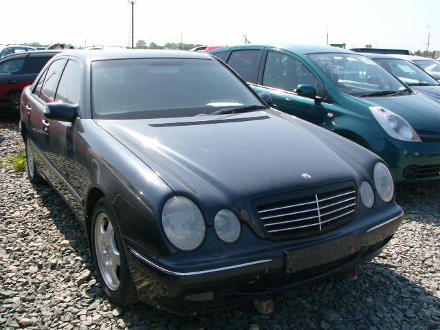 2000 Mercedes-Benz E-Class