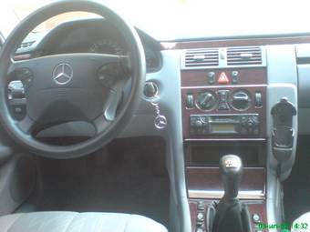 2000 Mercedes-Benz E-Class Pictures