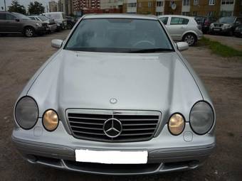 2000 Mercedes-Benz E-Class Pictures