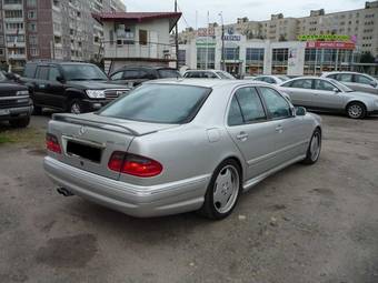 2000 Mercedes-Benz E-Class Photos