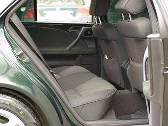 2000 Mercedes-Benz E-Class Pictures