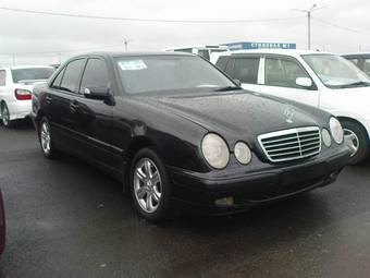 2000 Mercedes-Benz E-Class Pictures